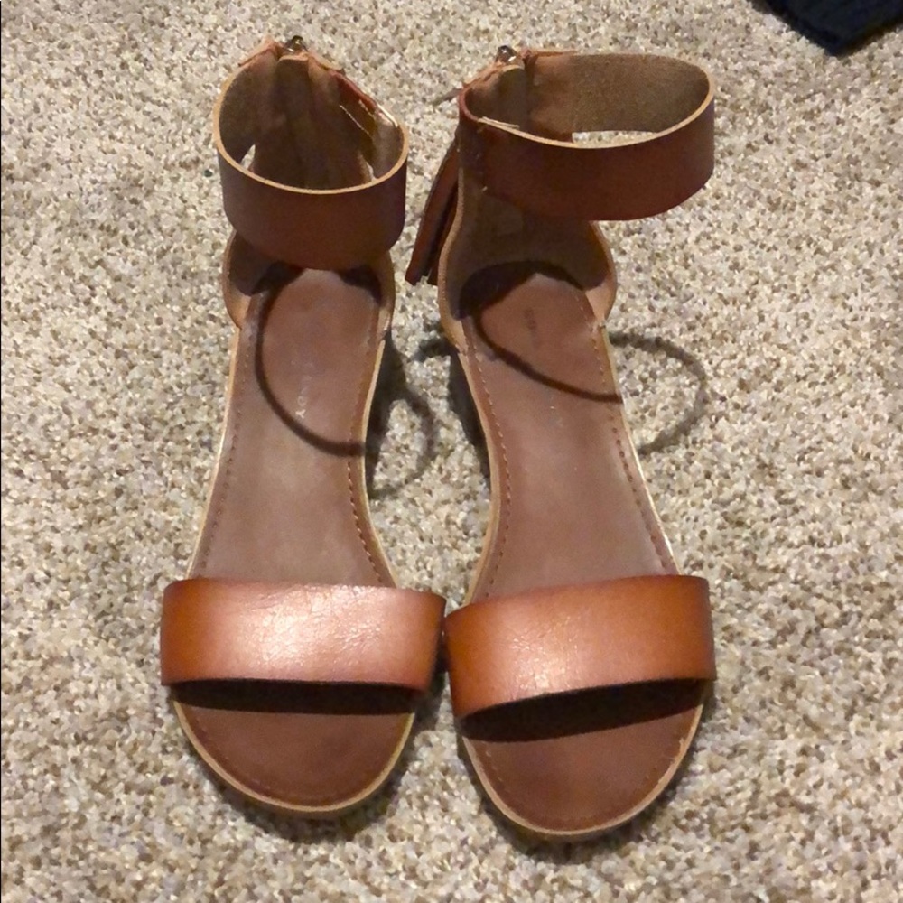 Rock candy leather sandals